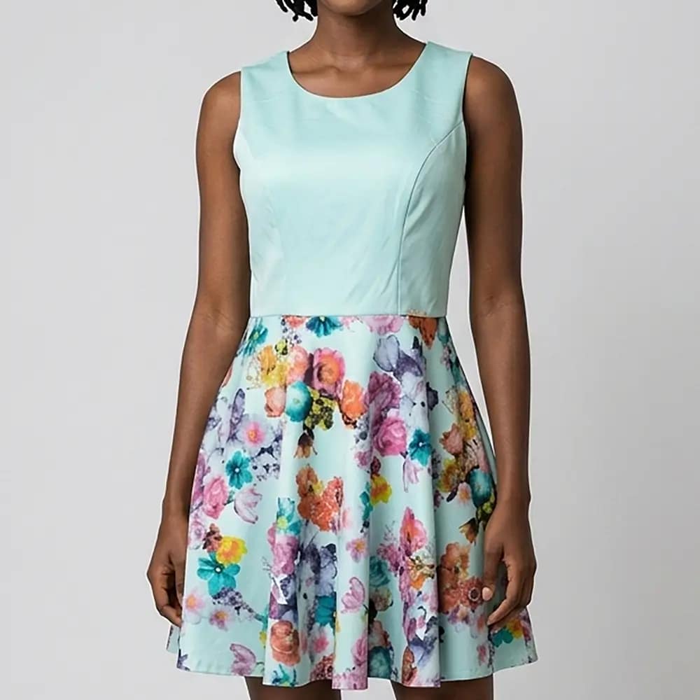 Beautiful An-Mar Skater Dress 9 Turquoise An-Mar Skater Dress Closeup Front View on Preloved Make I Shop website.